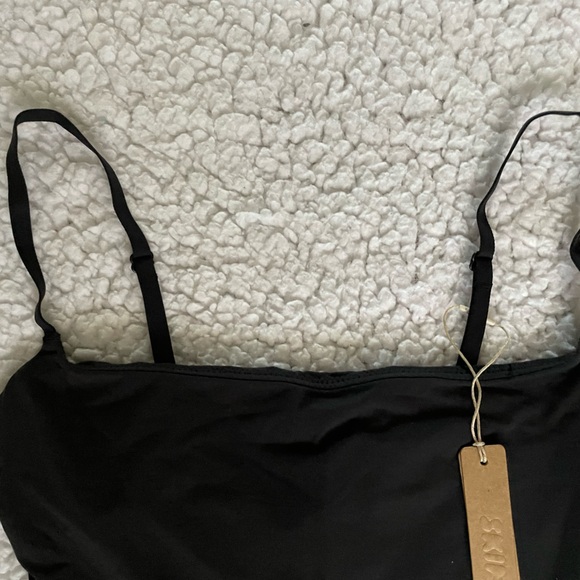 Skims Fits Everybody CROPPED CAMI Black Onyx XS - Picture 4 of 11